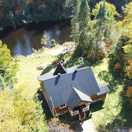 Chalet Riviere - Bord De Riviere - Romantique بلدية سان ألكسيس دي مونت المظهر الخارجي الصورة