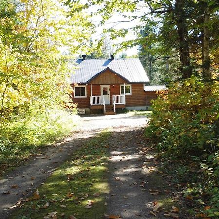 Chalet Riviere - Bord De Riviere - Romantique بلدية سان ألكسيس دي مونت المظهر الخارجي الصورة