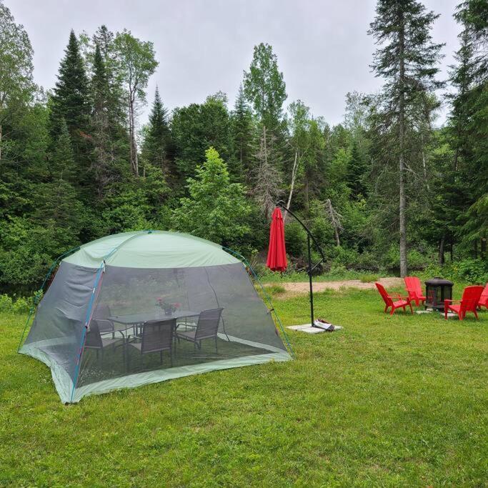 Chalet Riviere - Bord De Riviere - Romantique بلدية سان ألكسيس دي مونت المظهر الخارجي الصورة
