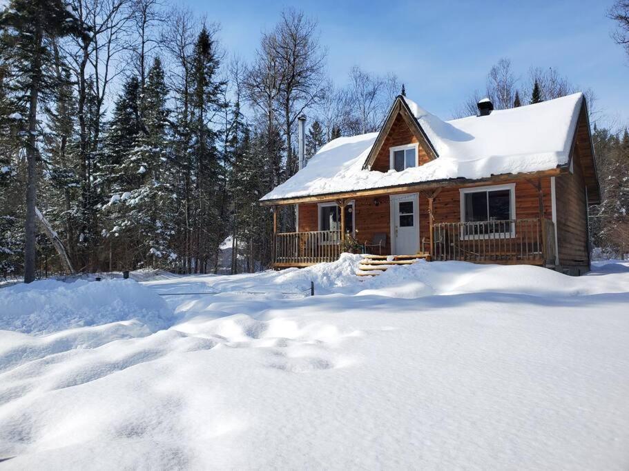 Chalet Riviere - Bord De Riviere - Romantique بلدية سان ألكسيس دي مونت المظهر الخارجي الصورة